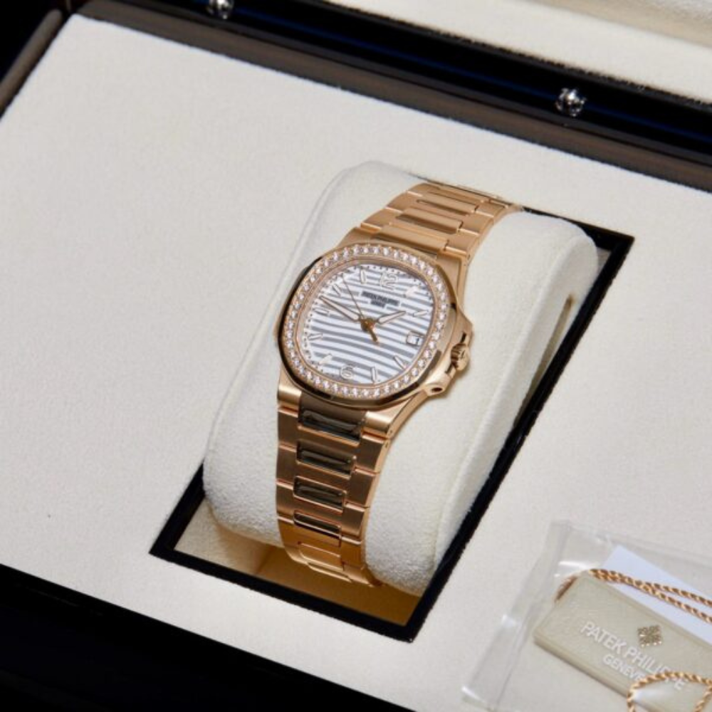 Patek Philippe Ladies Nautilus 7010/1R-011 - Image 5